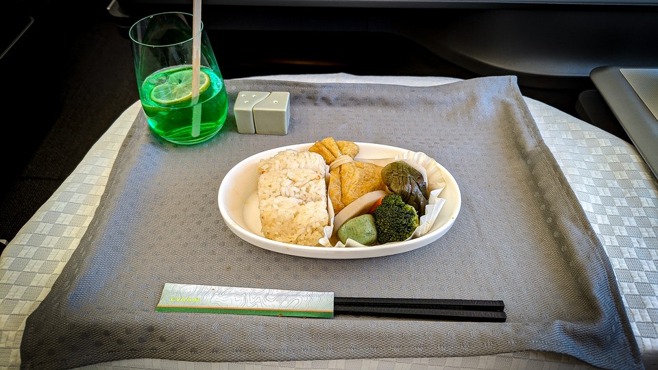 2023-11-19 BR191 HND-TSA Royal Laurel 皇璽桂冠商務艙 <br>VOML 東方素食 Oriental Vegetarian