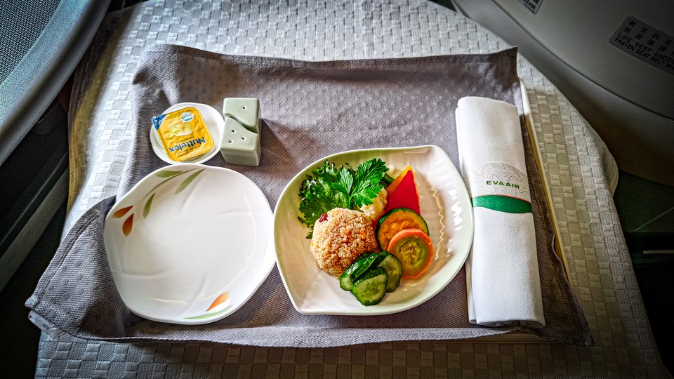 2024-06-06 BR227 TPE-KUL Royal Laurel 皇璽桂冠商務艙 <br>AVML 印度素食 Hindu Vegetarian