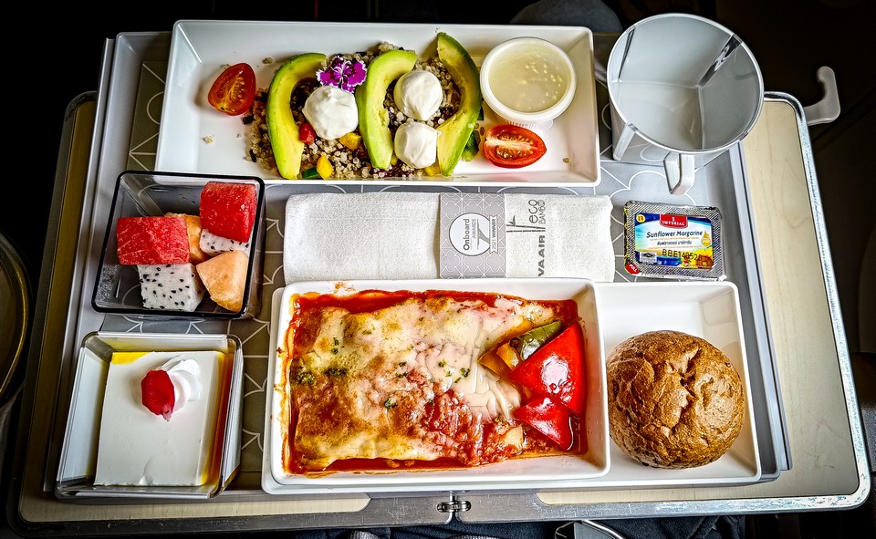 2024-07-20 BR75 BKK-AMS Premium Economy 豪華經濟艙 <br>VLML 西式蛋奶素食 Lacto-Ovo Vegetarian