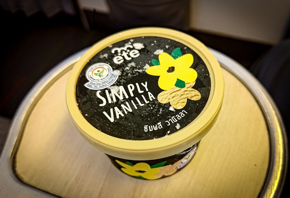 2024-07-20 BR75 BKK-AMS Premium Economy 豪華經濟艙 <br>VLML 西式蛋奶素食 Lacto-Ovo Vegetarian