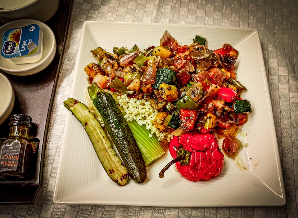 2024-07-25 BR76 AMS-BKK Royal Laurel 皇璽桂冠商務艙 <br>VLML 西式蛋奶素食 Lacto-Ovo Vegetarian