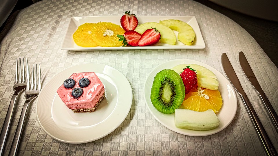 2024-07-25 BR76 AMS-BKK Royal Laurel 皇璽桂冠商務艙 <br>VLML 西式蛋奶素食 Lacto-Ovo Vegetarian