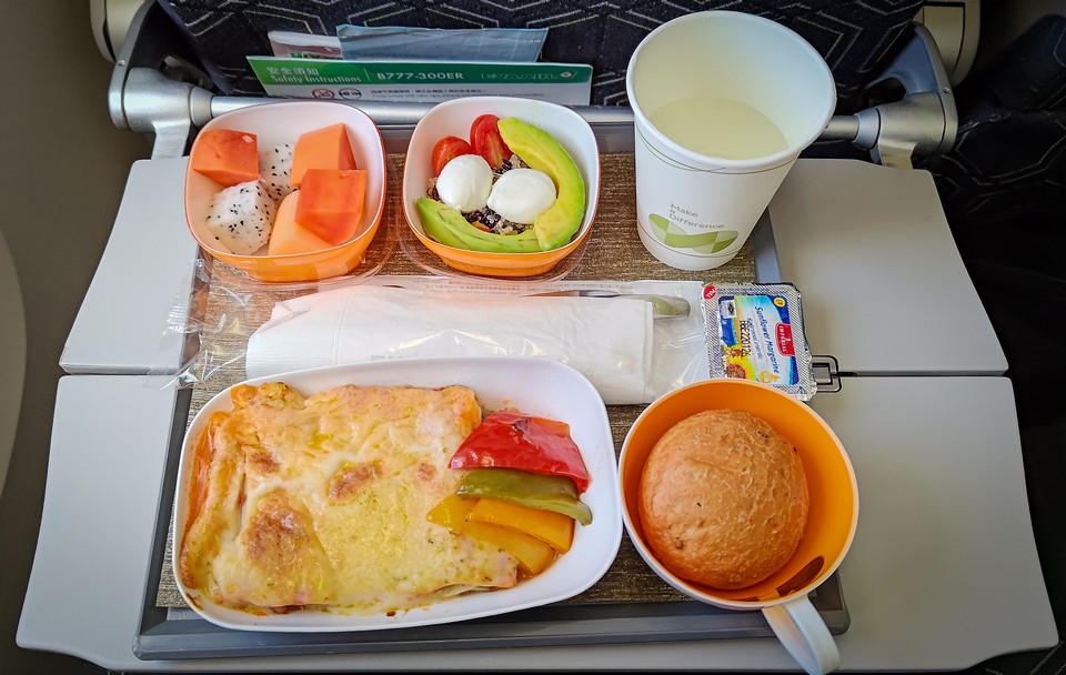 2025-03-24 BR212 BKK-TPE VLML 西式蛋奶素食 Lacto-Ovo Vegetarian