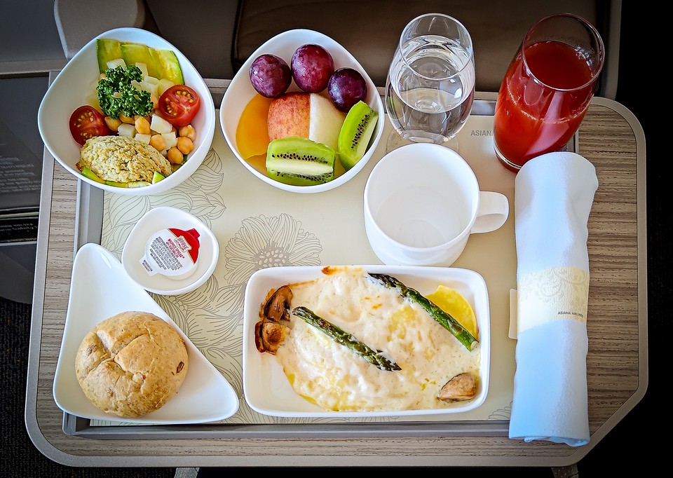 2025-05-30 韓亞航空 OZ112 ICN-KIX 商務艙 <br>VLML 西式蛋奶素食 Lacto-Ovo Vegetarian
