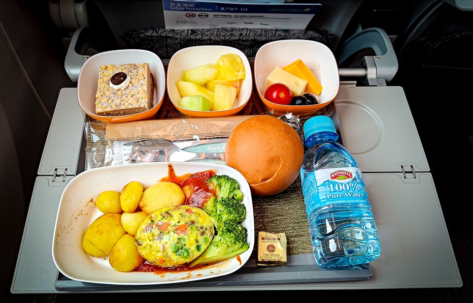 2025-07-04 BR198 TPE-NRT VLML 西式蛋奶素食 Lacto-Ovo Vegetarian
