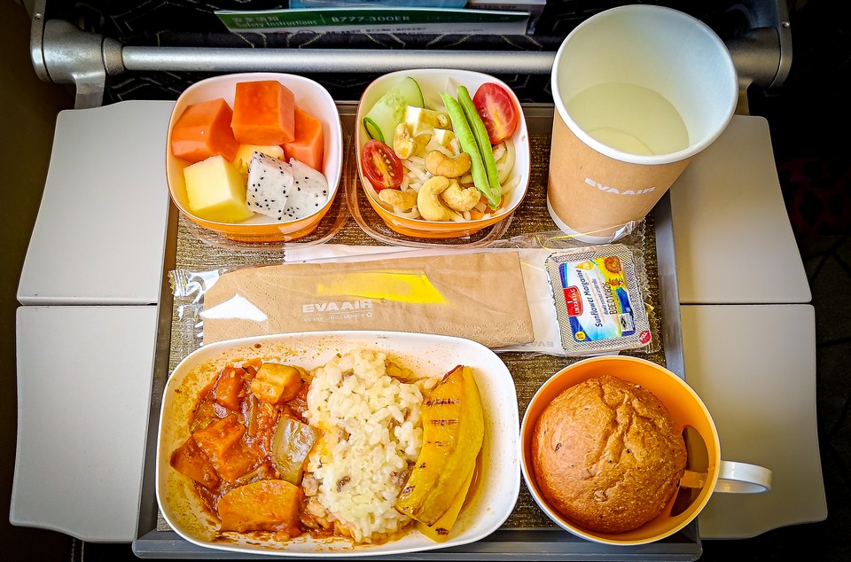 2025-10-05 BR212 BKK-TPE VLML 西式蛋奶素食 Lacto-Ovo Vegetarian