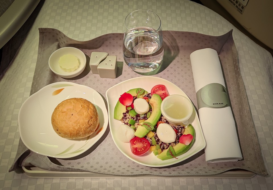 2025-11-02 BR212 BKK-TPE Royal Laurel 皇璽桂冠商務艙 <br>VLML 西式蛋奶素食 Lacto-Ovo Vegetarian