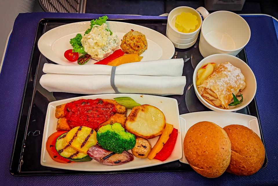 2025-11-26 NH854 TSA-HND 商務艙<br>VLML 蛋奶素 Vegetarian Lacto-Ovo Meal