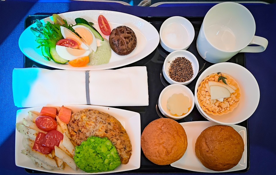 2026-04-25 NH852 TSA-HND 商務艙<br>VLML 蛋奶素 Vegetarian Lacto-Ovo Meal