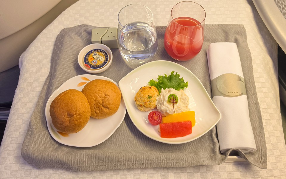 2026-07-07 BR215 TPE-SIN Royal Laurel 皇璽桂冠商務艙 <br>VLML 西式蛋奶素食 Lacto-Ovo Vegetarian