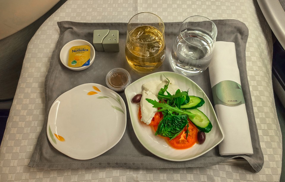 2026-07-12 BR216 SIN-TPE Royal Laurel 皇璽桂冠商務艙 <br>VLML 西式蛋奶素食 Lacto-Ovo Vegetarian