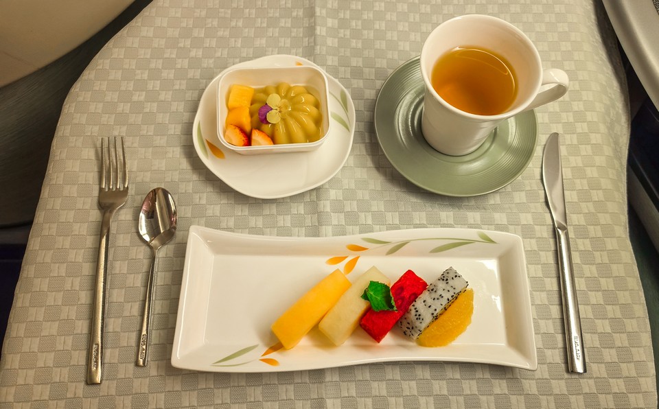 2026-07-12 BR216 SIN-TPE Royal Laurel 皇璽桂冠商務艙 <br>VLML 西式蛋奶素食 Lacto-Ovo Vegetarian
