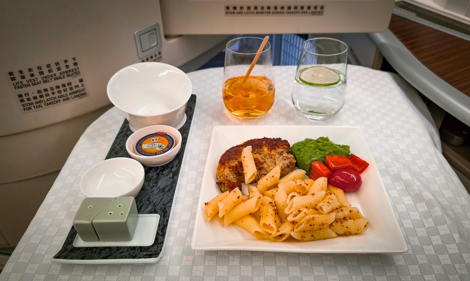 2026-08-30 BR87 TPE-CDG Royal Laurel 皇璽桂冠商務艙 <br>VLML 西式蛋奶素食 Lacto-Ovo Vegetarian