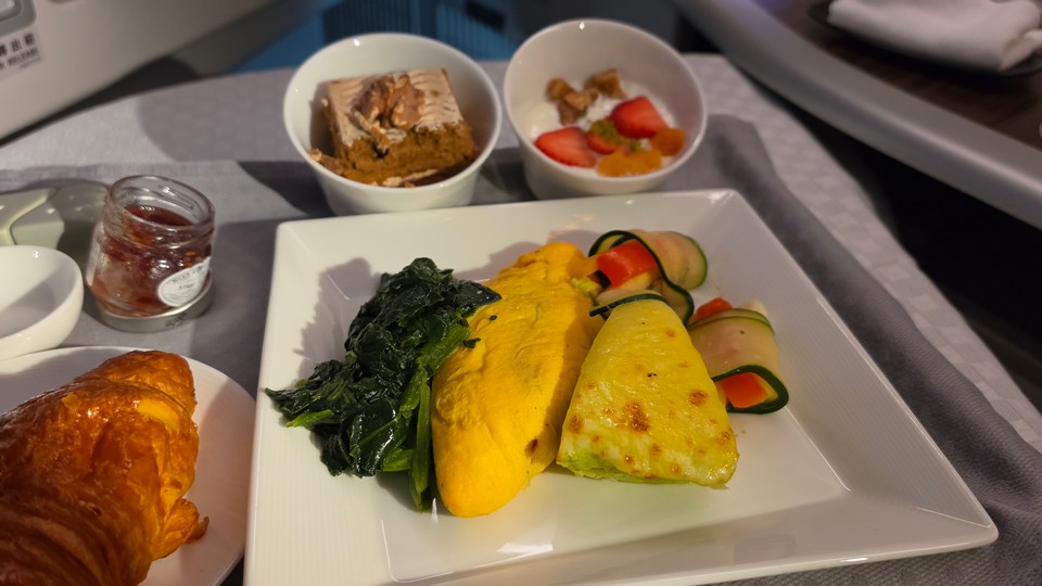 2026-08-30 BR87 TPE-CDG Royal Laurel 皇璽桂冠商務艙 <br>VLML 西式蛋奶素食 Lacto-Ovo Vegetarian