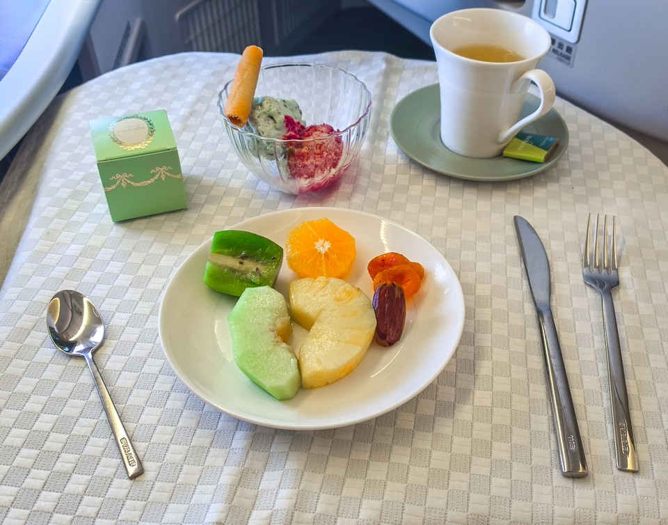 2026-09-05 BR88 CDG-TPE Royal Laurel 皇璽桂冠商務艙 <br>VLML 西式蛋奶素食 Lacto-Ovo Vegetarian