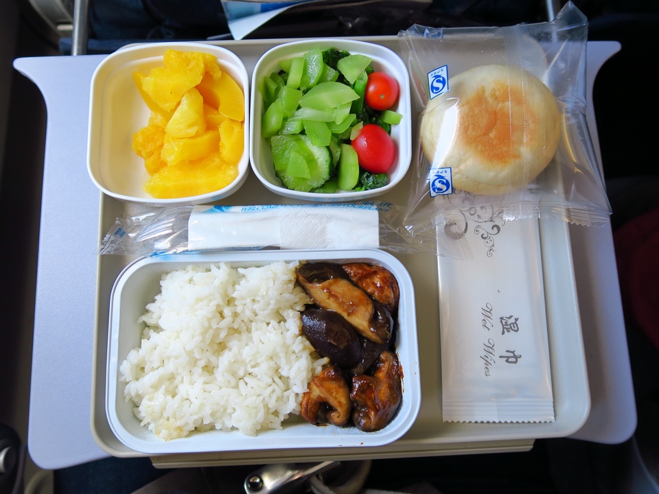 2016-12-23 中國國際航空 CA197 SHA-TSA VOML 東方素食