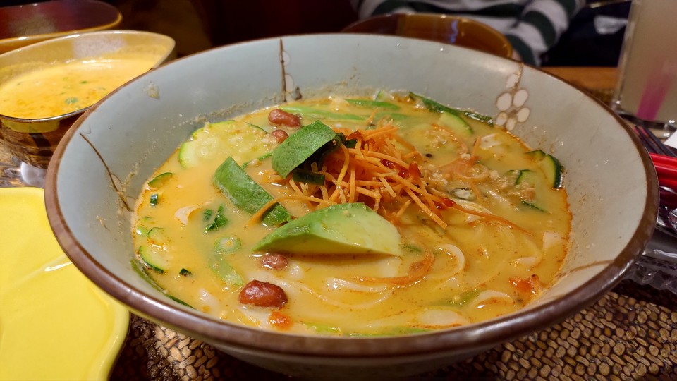 Würzige Laksasuppe 叻沙濃湯