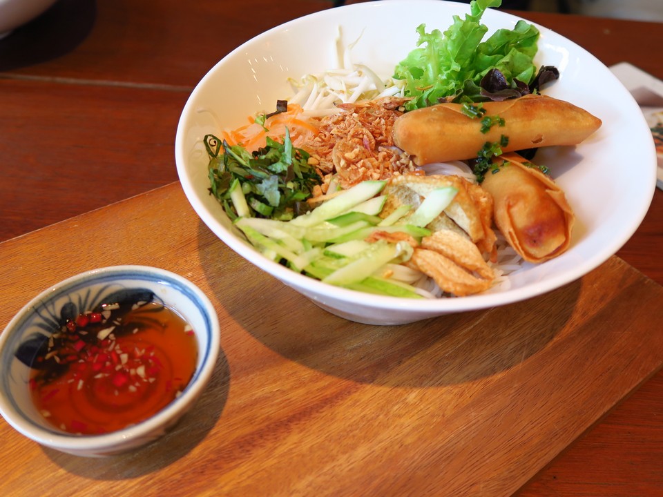 越南春捲搭河粉